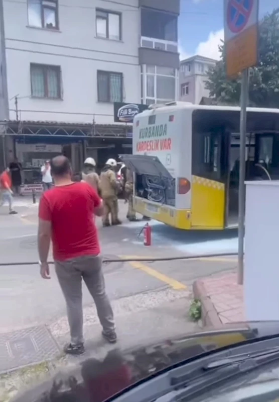 Beykoz’da İETT otobüsünden dumanlar yükseldi, yolcular tahliye edildi