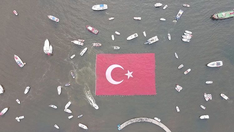 Darıca’da bin 923 metrekarelik dev Türk bayrağı açılacak
