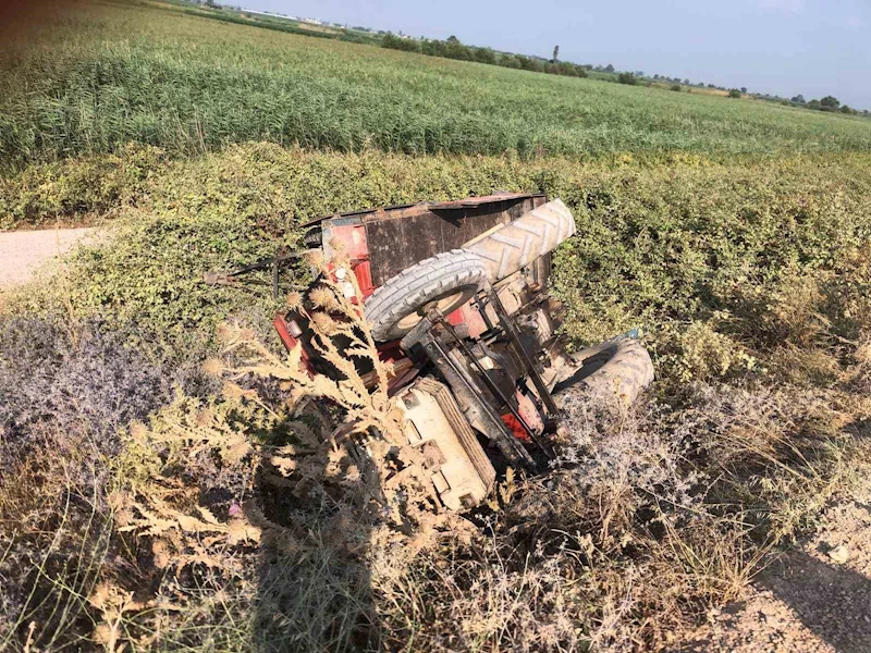 Mevsimlik işçileri taşıyan traktör devrildi : 1 ölü 4 yaralı
