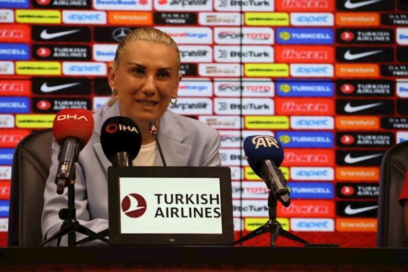 Necla Güngör Kıragası: “Mutlaka play-off’ta olacağız”
