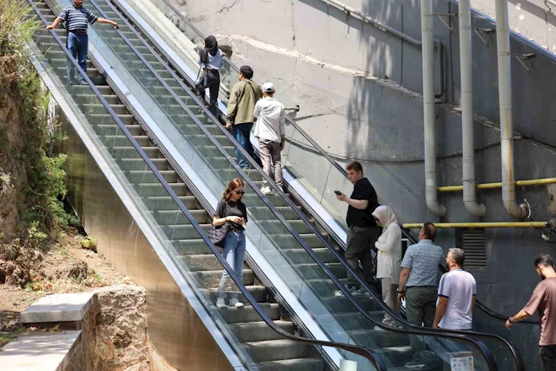 Yürüyen merdivenler tekrar Bursalıların hizmetinde
