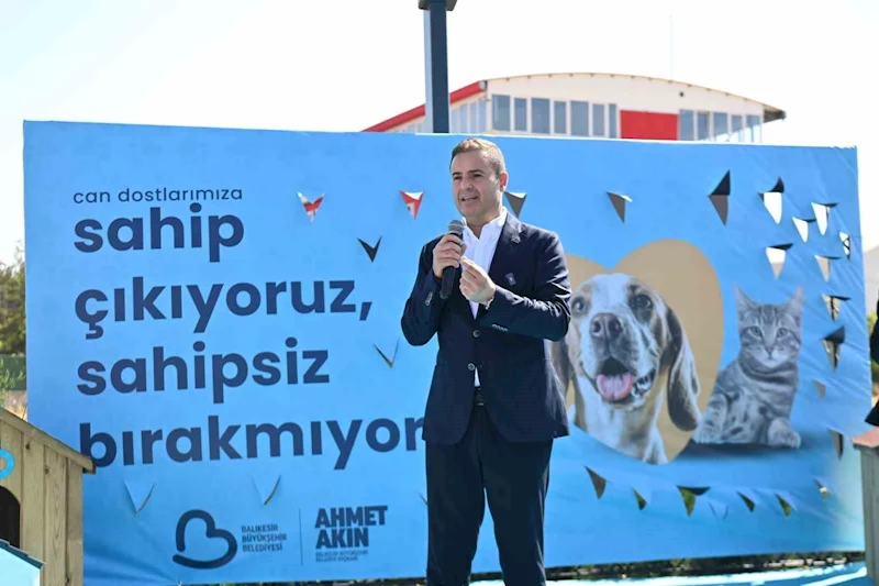 Başkan Ahmet Akın, 2 can dosta yuva oldu

