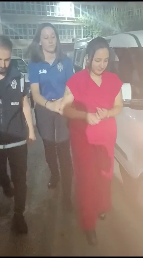 Her yerde aranan azılı suç makinası kadın, Bursa’da yakalandı
