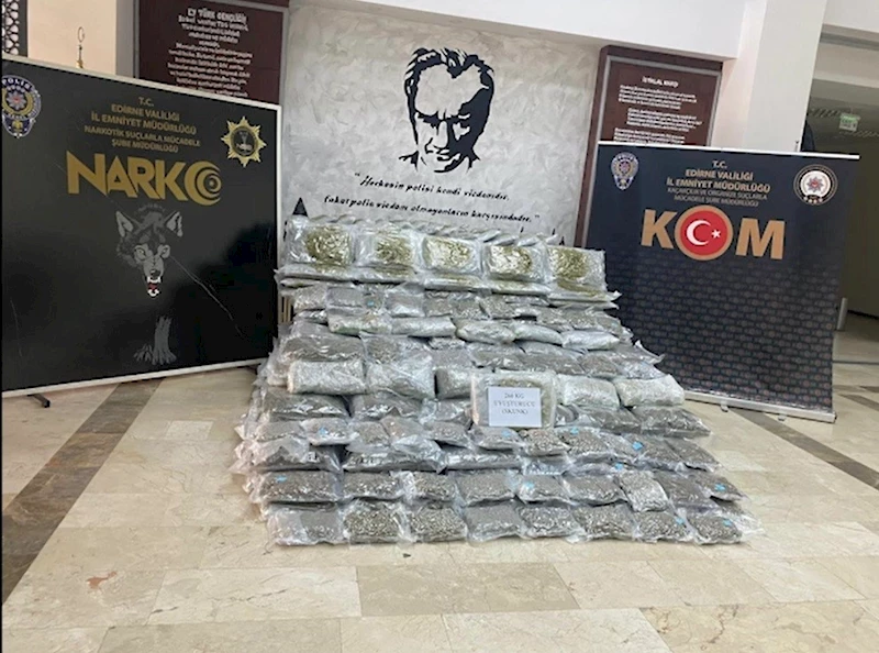 Edirne’de 266 kilo uyuşturucu yakalandı
