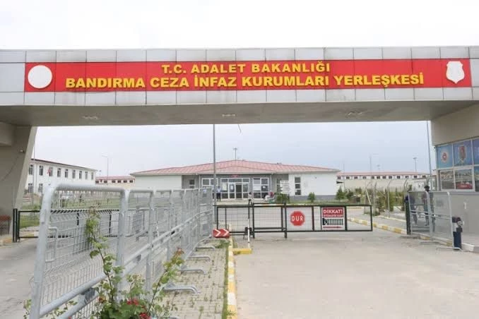 Bandırma’da cezaevinde rahatsızlanan FETÖ mahkumu hayatını kaybetti
