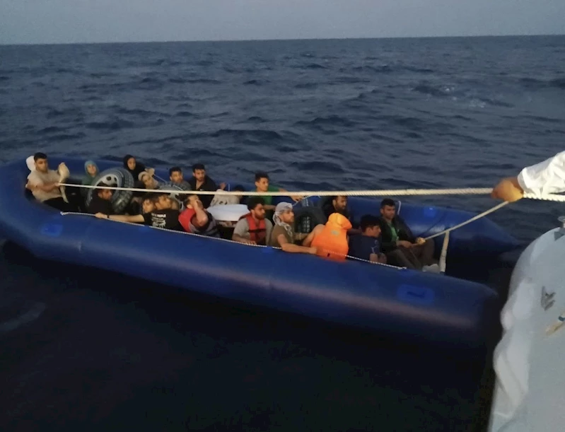 Ayvacık açıklarında 49 kaçak göçmen kurtarıldı
