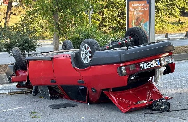 Sarıyer’de alkollü sürücü takla attı, hasar gören aracına bakarak ağladı