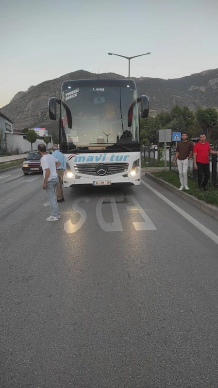 Amasya’da yolcu otobüsünün çarptığı yaya hayatını kaybetti
