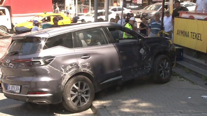 Maltepe’de aracının kontrolünü kaybetti, dükkana daldı: 3 yaralı