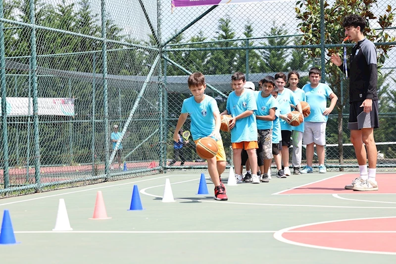 Sultangazi Belediyesi’nden genç sporculara yaz spor okulu
