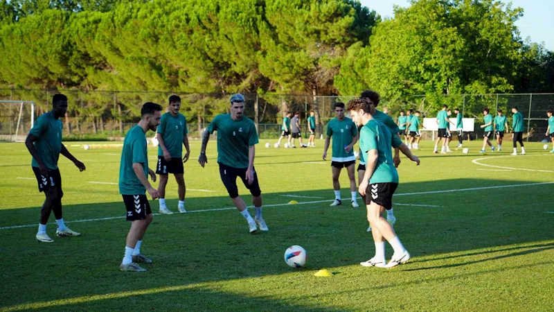 Sakaryaspor, yeni sezon hazırlıklarını sürdürüyor
