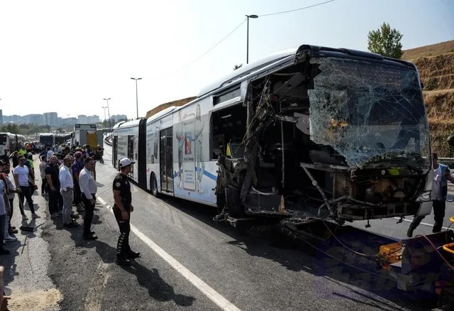 Metrobüs kazasına ilişkin 5 kişi tutuklanarak cezaevine gönderildi