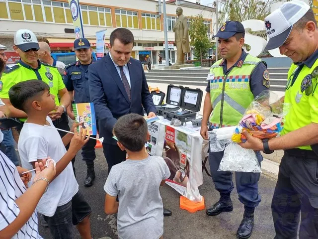 Süloğlu’nda polis ve jandarma vatandaşlarla buluştu