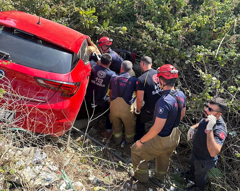 Bandırma’da otomobil şarampole uçtu: 1 yaralı
