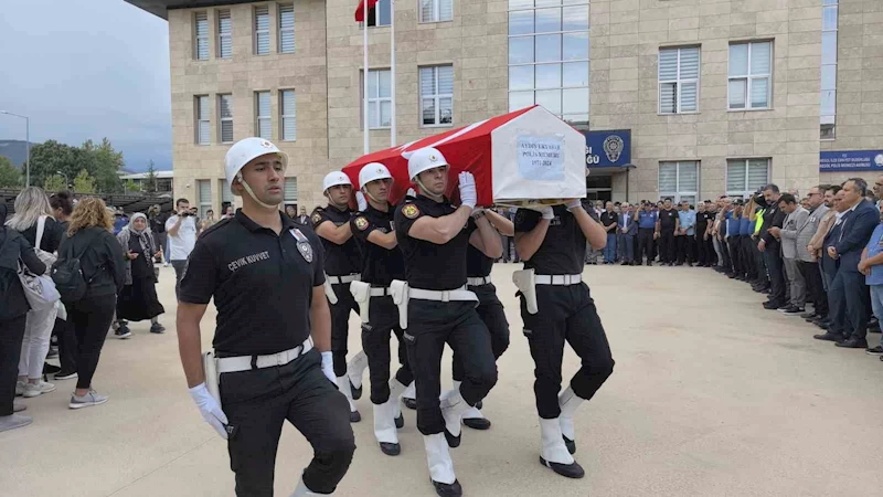 Kansere yenik düşen emekli polis son yolculuğuna uğurlandı
