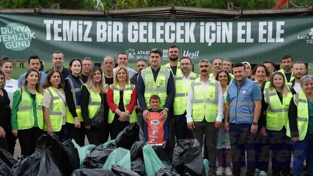 Ataşehir’de çevreci hareket: Başkan Adıgüzel ve çevreciler parkta buluşup çöpleri topladı