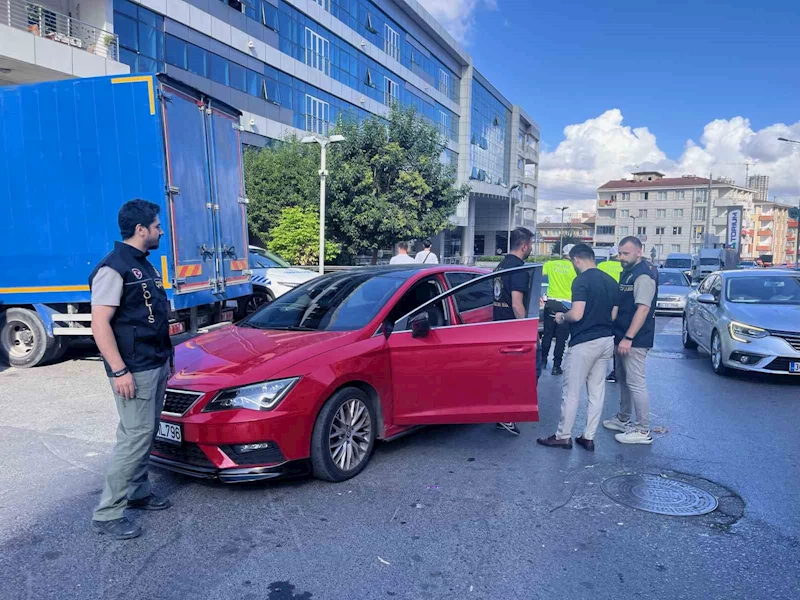 Yeni eğitim öğretim döneminde okul önlerinde polis denetimi yapıldı
