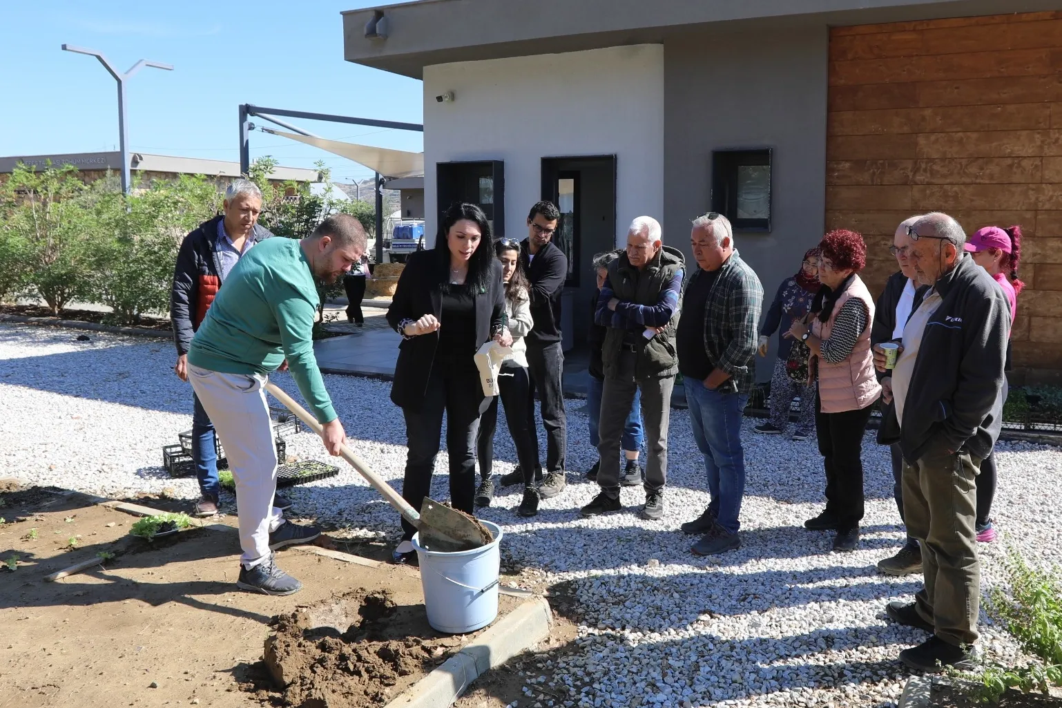  Efes Selçuk’ta üreticilere “Ücretsiz Toprak Analizi Eğitimi” verildi