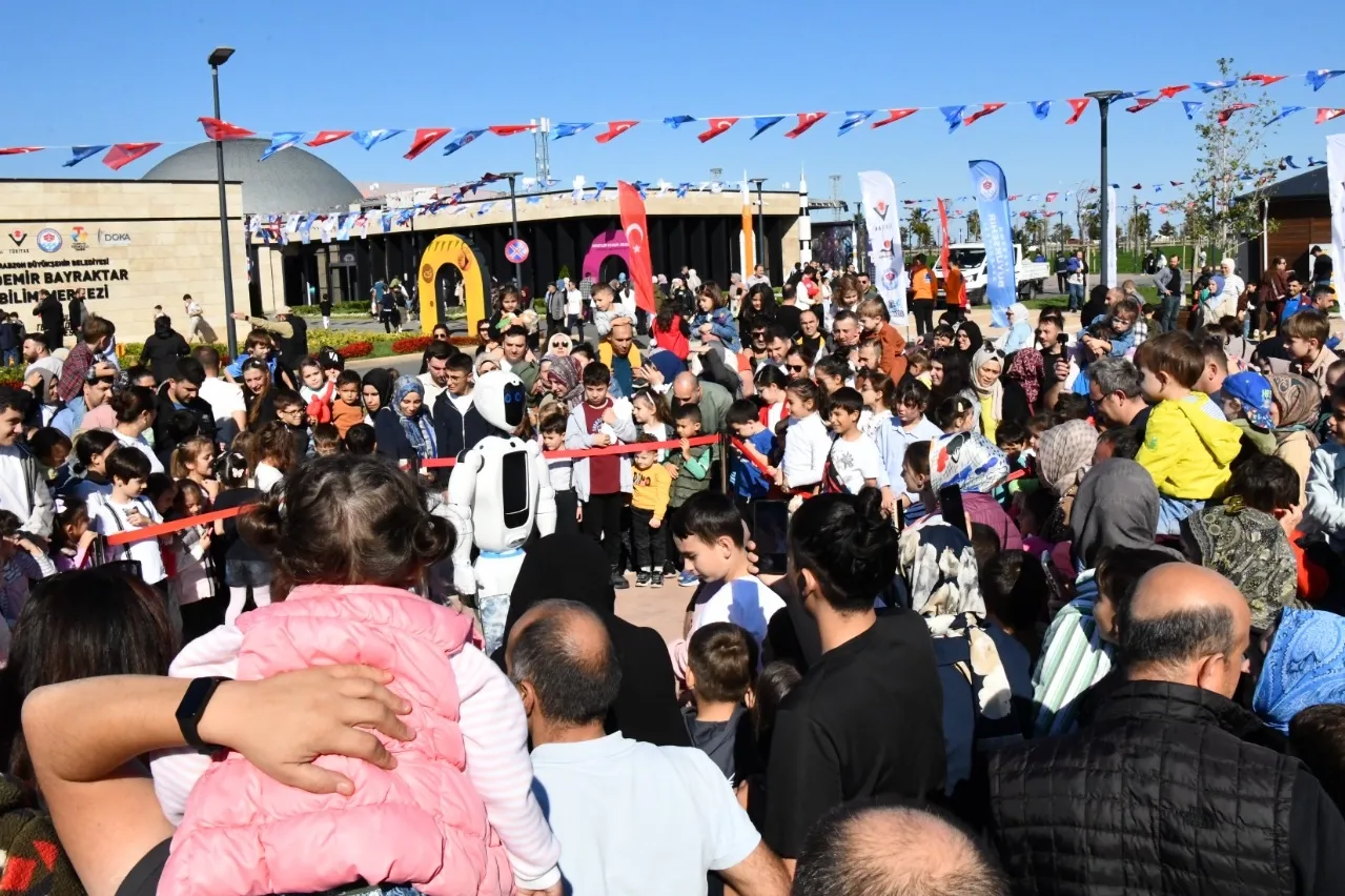 Trabzon’da bilim şöleni: 200 bin ziyaretçi festivalde buluştu