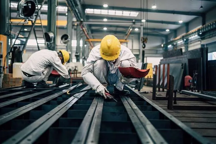 Ücretli çalışan sayısı Ağustos’ta arttı... Ticaret-hizmet sektörü lider