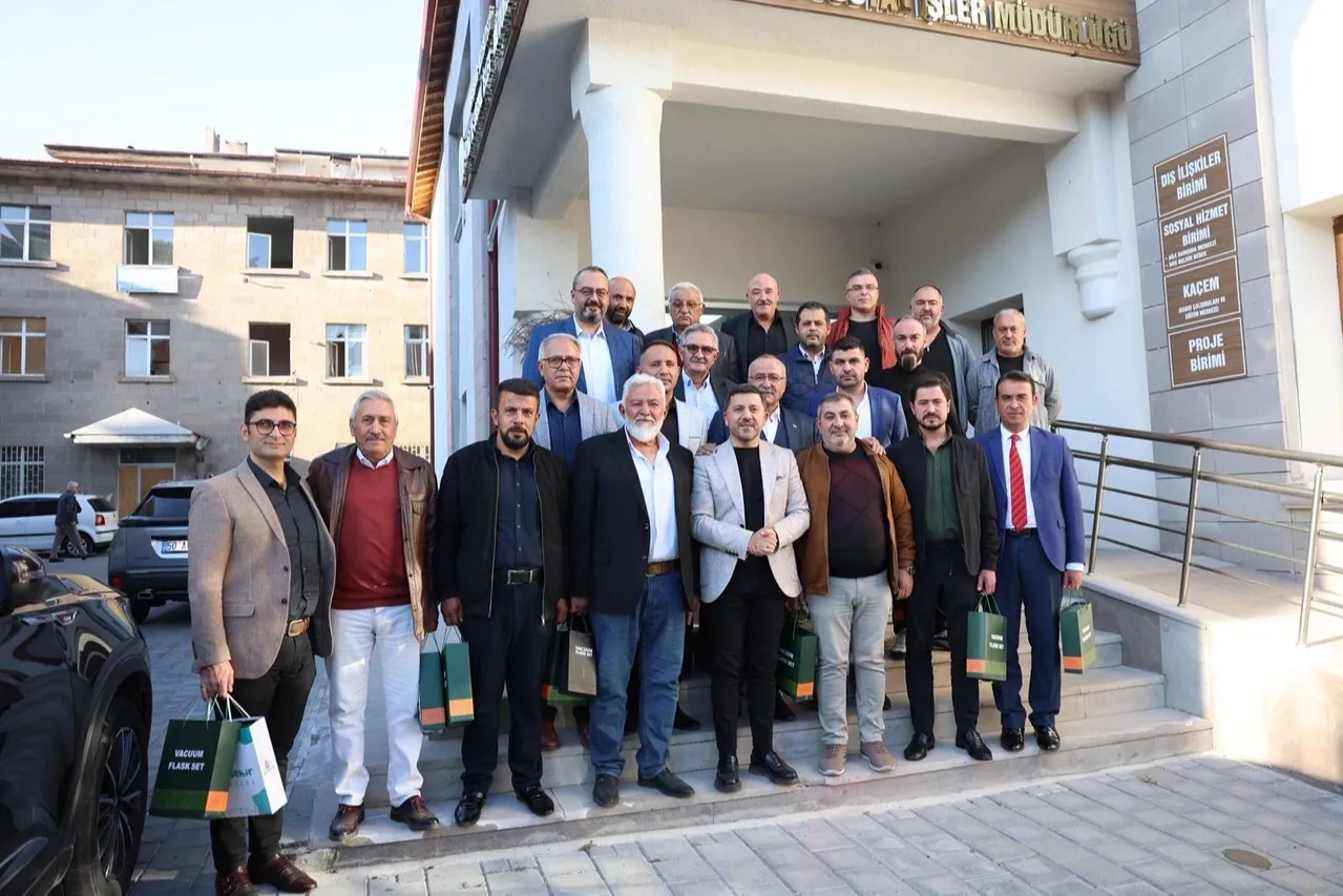 Başkan Rasim Arı Nevşehirli muhtarlarla buluştu