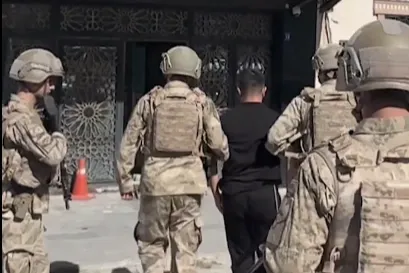 Milli değerlere saygısızlık operasyonu! Türk bayrağına ayak basma videosunu beğenen şüpheli gözaltında