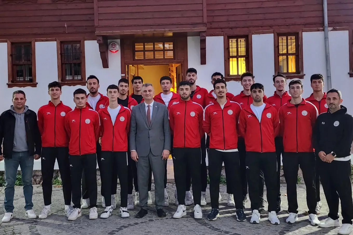 Gölcük Belediyespor’a sezon öncesi moral buluşması