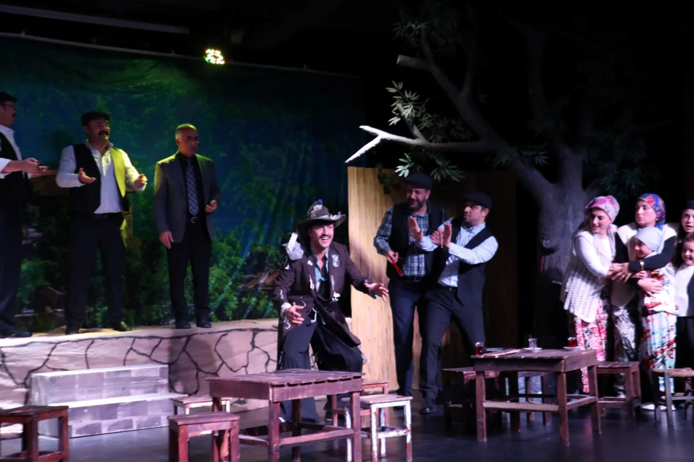 “Komşu Köyün Delisi” yeni sezonda da kapalı gişe