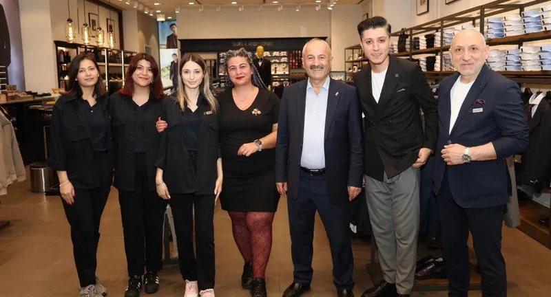 Gebze Belediye Başkanı Zinnur Büyükgöz, Gebze Center Esnafını Ziyaret Etti