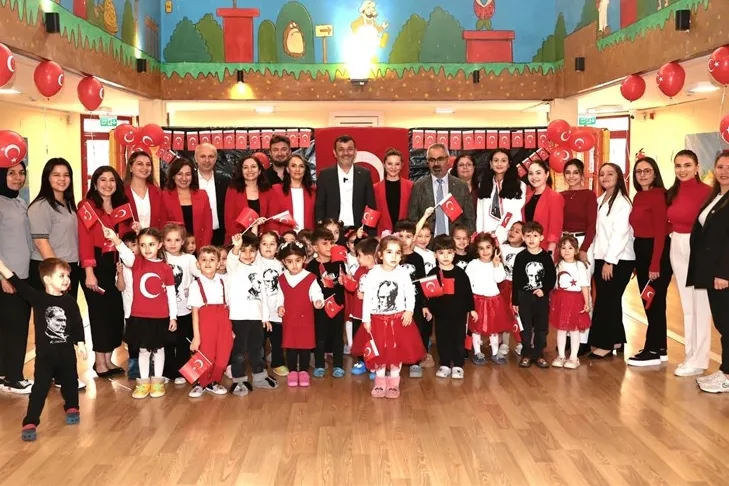 Denizli Büyükşehir’in Güneşli Günler’inde Cumhuriyet sevinci
