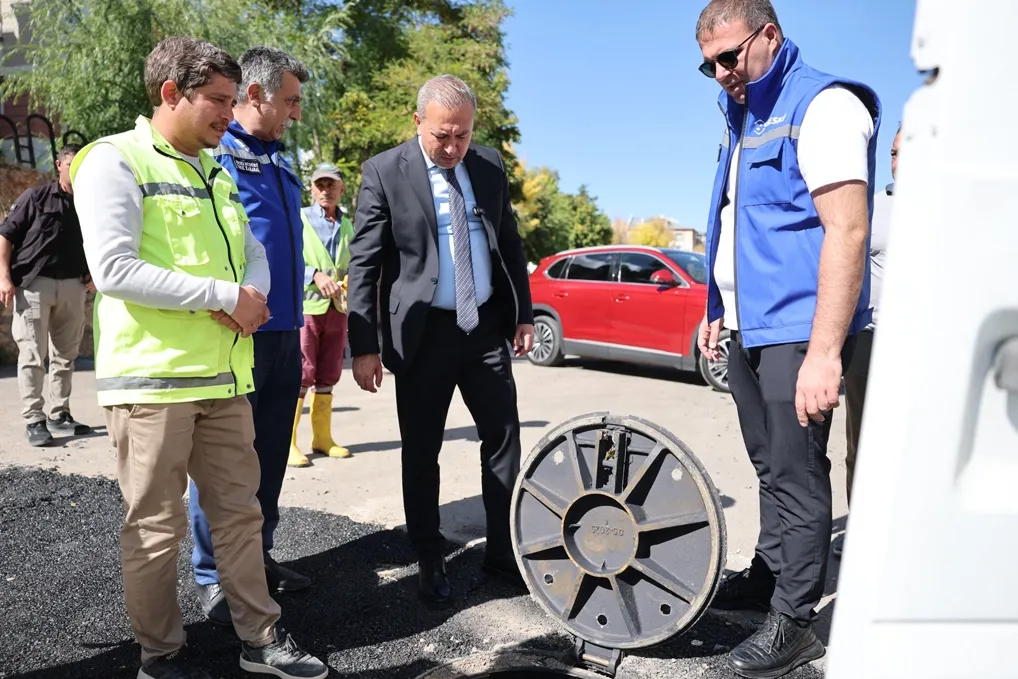 Yağmur suyu hattından doğalgaz borusu geçirilmiş