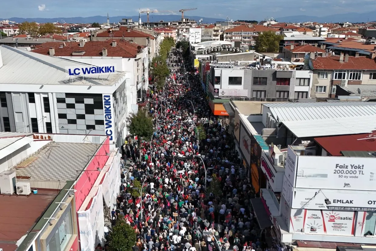 Sakarya’da binlerce kişi ‘Özgür Filistin’ için yürüdü