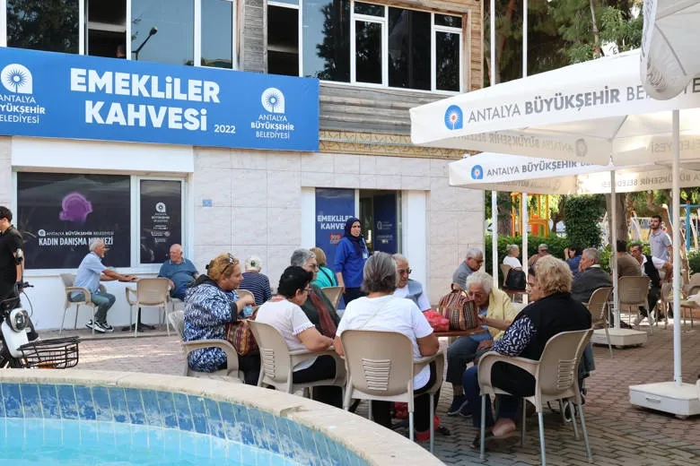 Antalya Büyükşehir Belediyesi emeklileri de unutmuyor