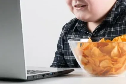 Ekran bağımlılığı ağız sağlığını da etkiliyor!