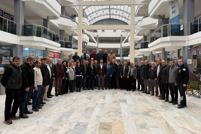 Karabük Belediye Başkanı Çetinkaya Tüccarlar İş Merkezi Esnaflarını Ziyaret Etti