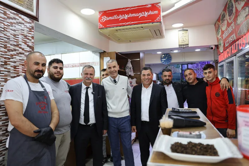 Yunusemre Belediye Başkanı Balaban Esnaf Ziyaretlerini Sürdürüyor