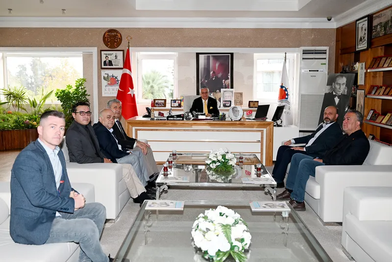 DİSK Antalya Şubesi Kemer Belediye Başkanı Topaloğlu