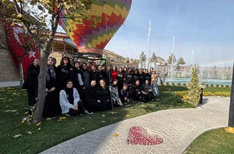 Recep Tayyip Erdoğan Anadolu İmam Hatip Lisesi Öğrencileri Kapadokya Gösteri Havuzu