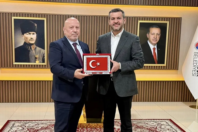 Avrupalı Türk Girişimciler Birliği Başkanı Orhan Buyurman, Karabük Belediye Başkanı Özkan Çetinkaya