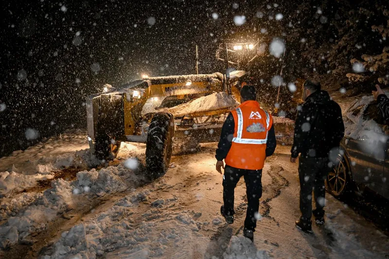 Mersin Büyükşehir Belediyesi, Kar Mücadelesi İçin Tüm Hazırlıklarını Tamamladı