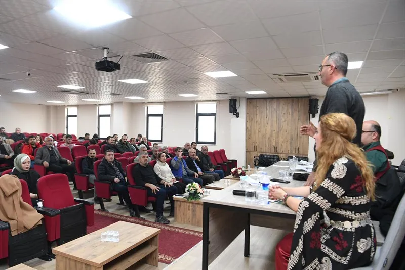 Muş Belediyesi, Kürtçe Şiir ve Söyleşi Etkinliği Düzenledi