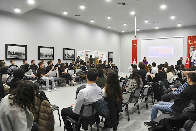BAŞKENTLİ ÜNİVERSİTELİLER GENÇ AKADEMİ ULUS’TA BİR ARAYA GELDİ