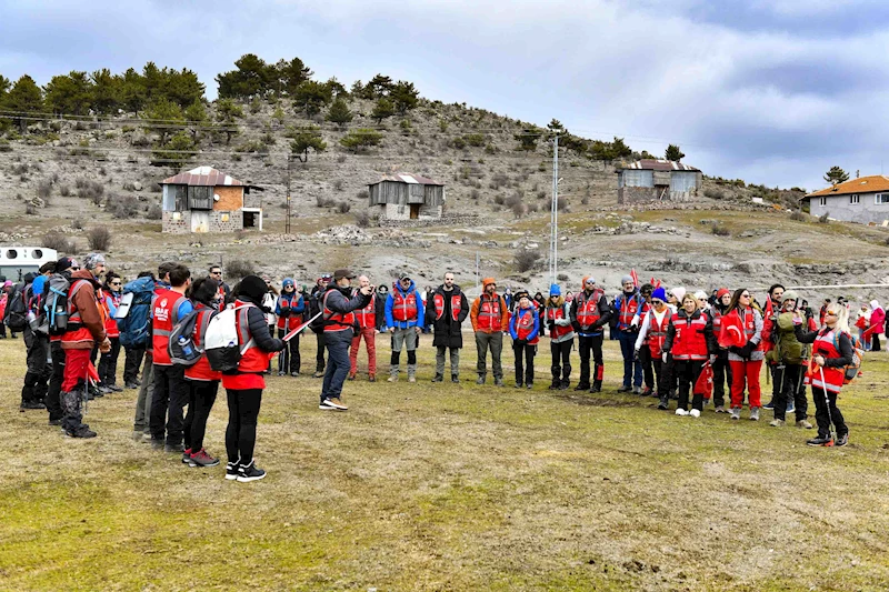 BAŞKENTLİLER GÜDÜL SORGUN YAYLASI’NDA DOĞA YÜRÜYÜŞÜNDE BULUŞTU