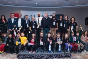 ULUSLARARASI YÜRÜYEN KÖŞK SATRANÇ TURNUVASI SONA ERDİ