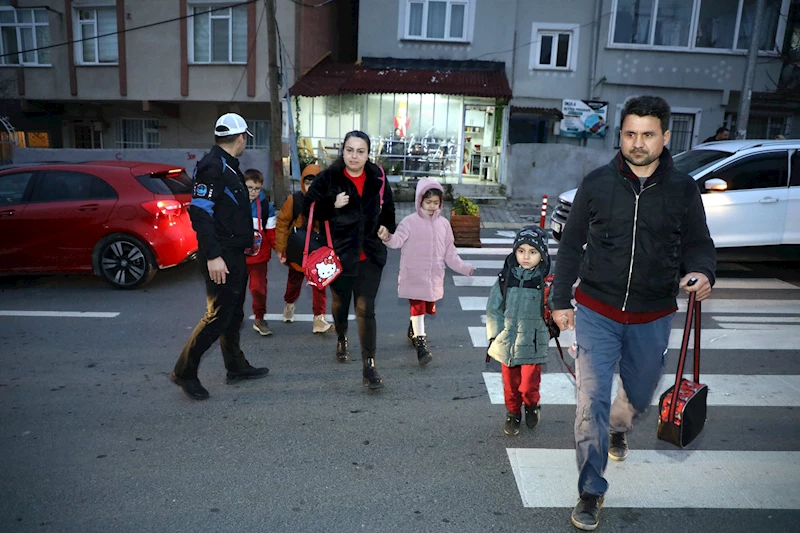 Zabıta ekiplerinden okul önlerinde denetim