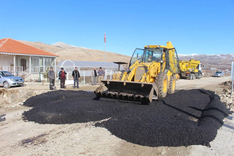 Büyükşehir’den Korkuteli’nin mahallelerinde yoğun çalışma