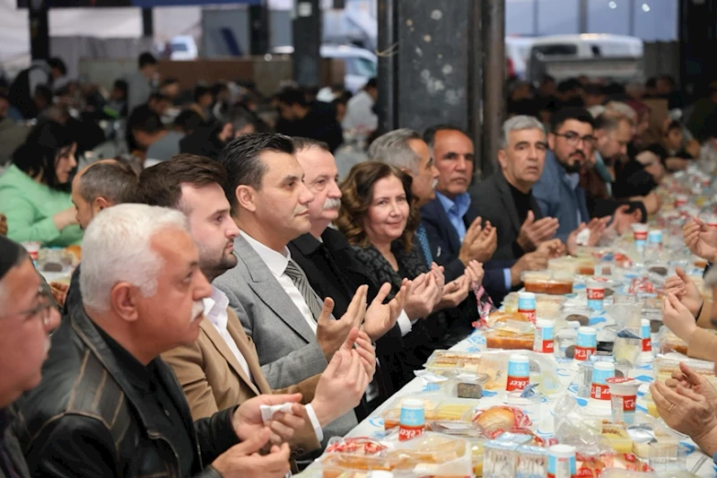 BAŞKAN BALABAN, BAŞKAN ZEYREK İLE HOROZKÖY’DE VATANDAŞLARLA İFTAR YAPTI