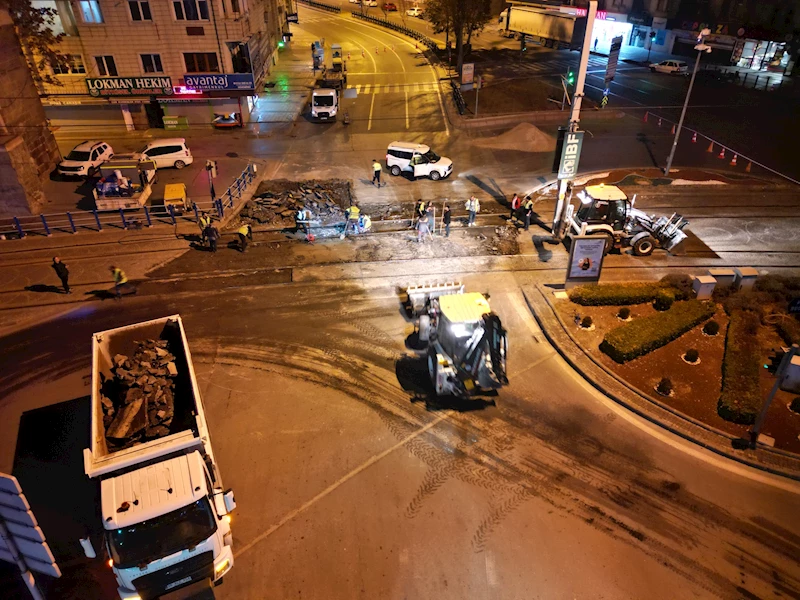 Büyükşehir’den Raylı Sistem Güzergâhında Gece Boyu Bakım Çalışması