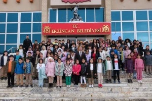 Gazi İlkokulu Öğrencilerinden Belediyemize Ziyaret