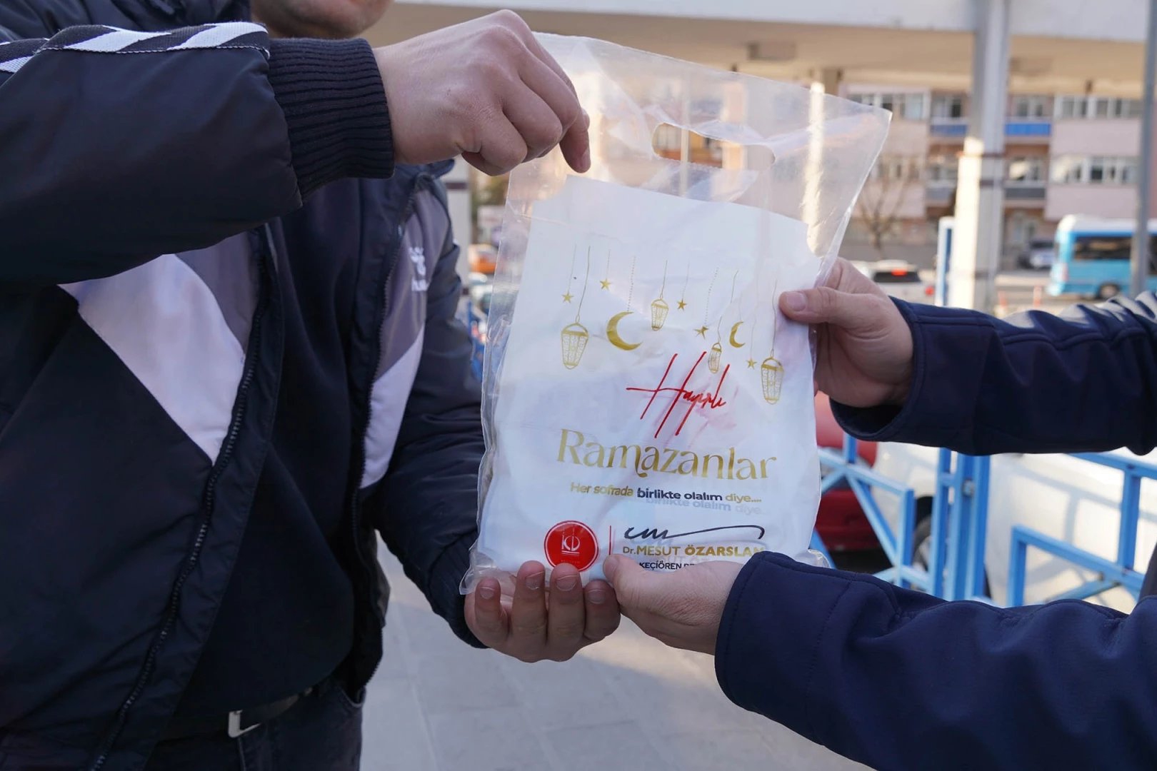 Ankara Keçiören Belediyesi’nden kumanya ve tatlı ikramı